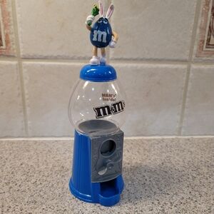 M & M dispenser